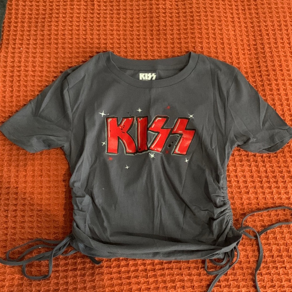 KISS T-Shirt - Size M - NEVER WORN